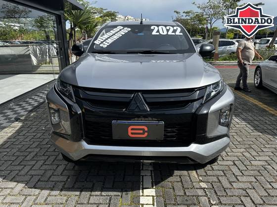 MITSUBISHI L200 TRITON 2.4 16V TURBO DIESEL SPORT HPE CD 4P 4X4 AUTOMÁTICO MITSUBISHI L200 TRITON 2.4 16V TURBO DIESEL SPORT HPE CD 4P 4X4 AUTOMÁTICO